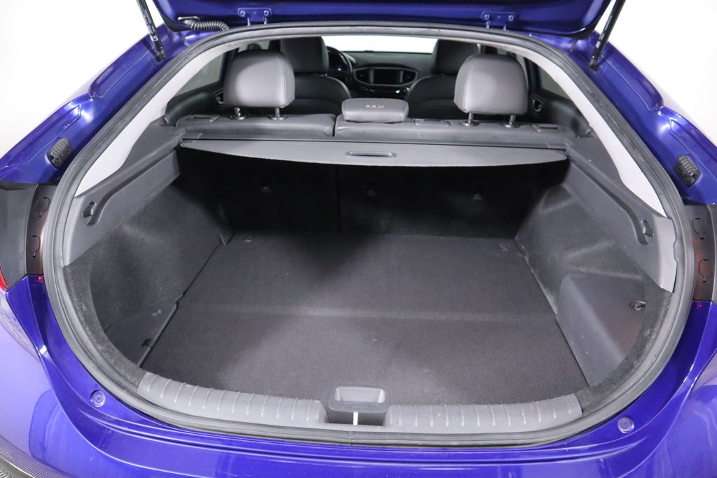 2019 Hyundai Ioniq SE 28