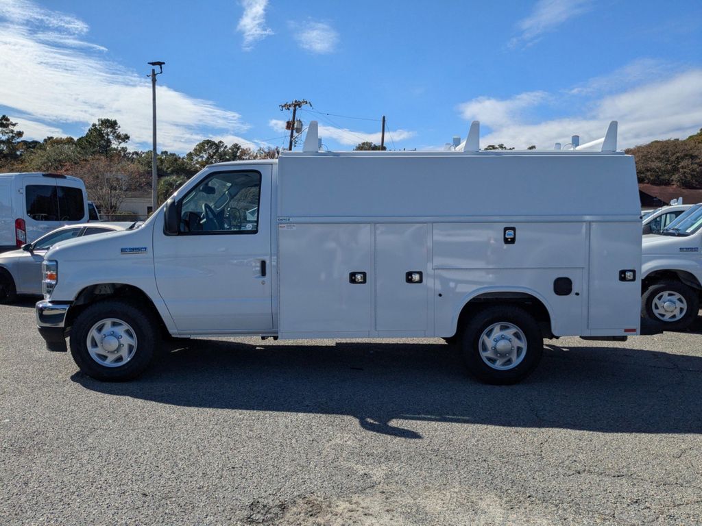 2026 Ford E-350 Cutaway 