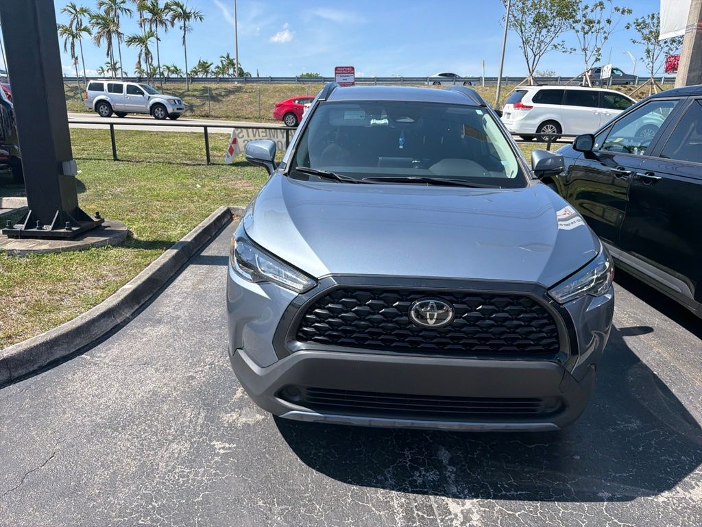 2024 Toyota Corolla Cross LE FWD's photo