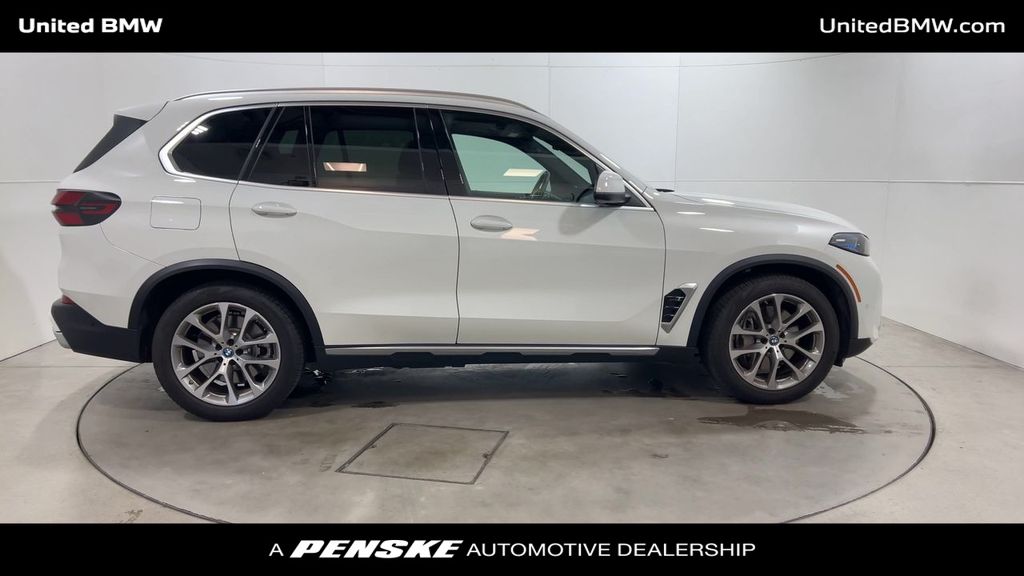 2024 BMW X5 xDrive50e 9