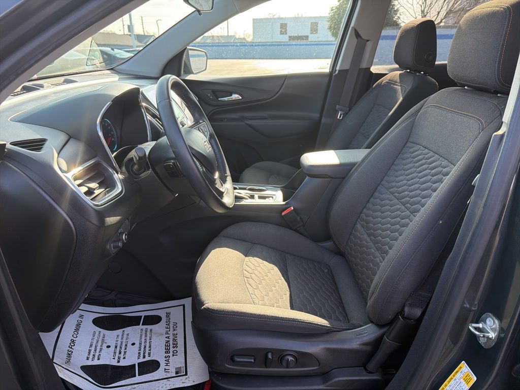 Thumbnail: 2018 Chevrolet Equinox - 18