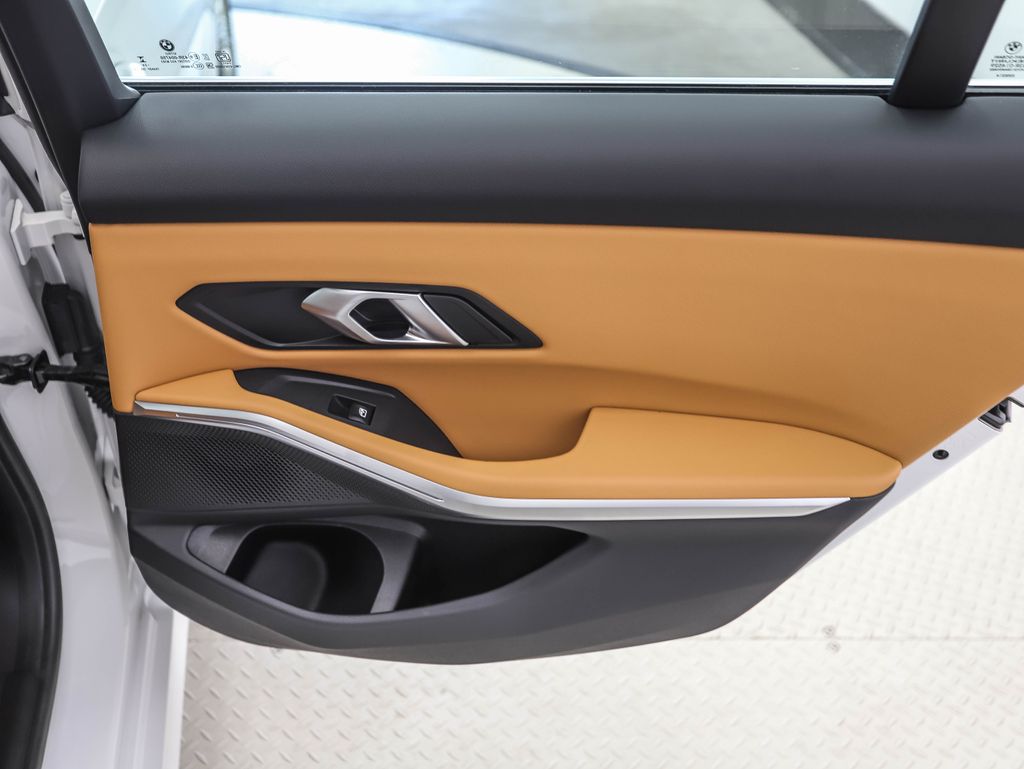 Thumbnail: 2024 BMW 3 Series - 24
