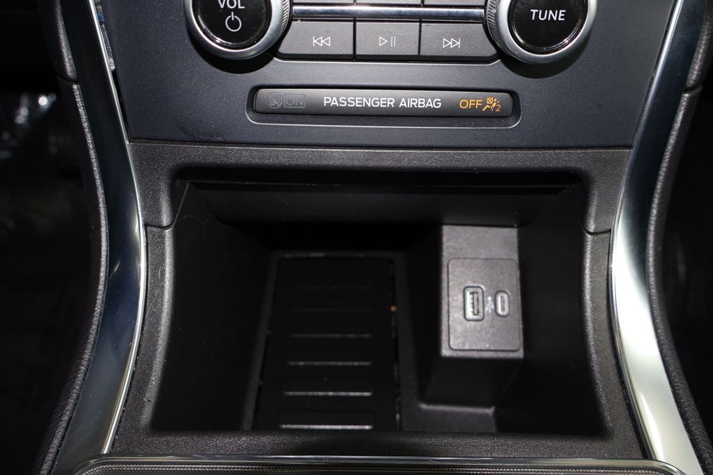 2023 Ford Edge Titanium 17