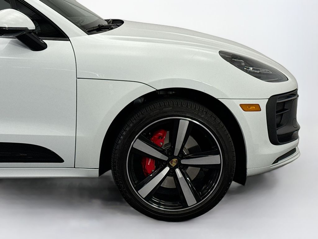 Thumbnail: 2024 Porsche Macan - 11