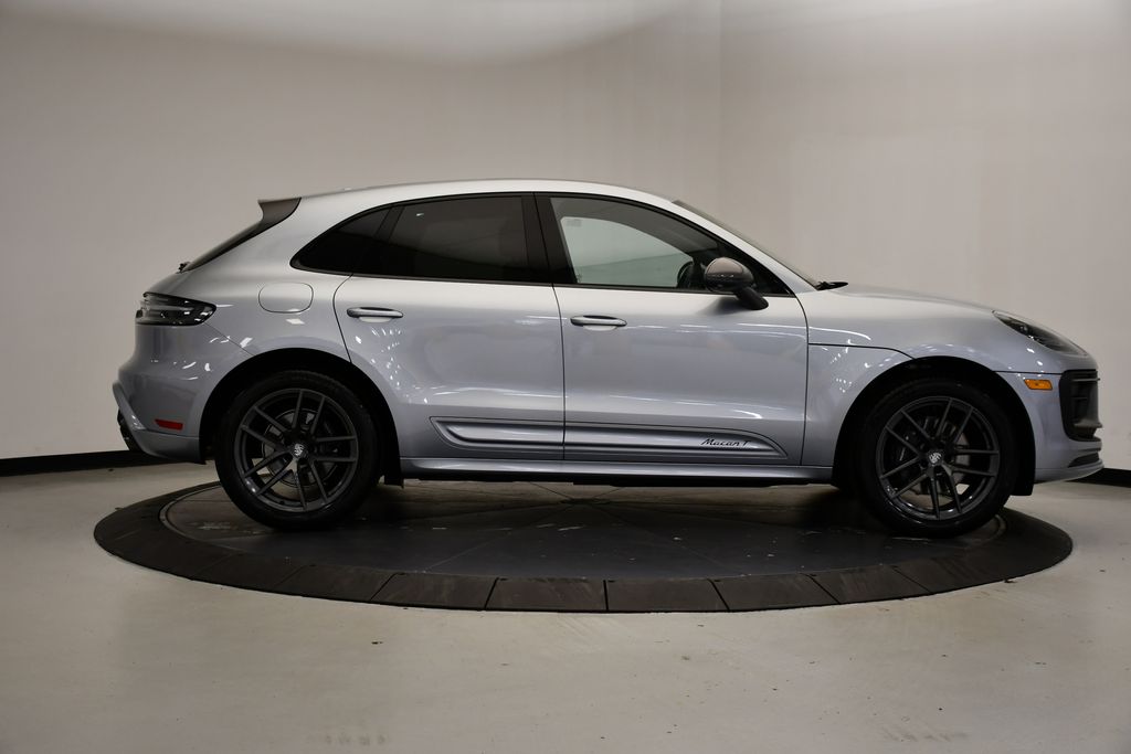 Thumbnail: 2026 Porsche Macan - 8