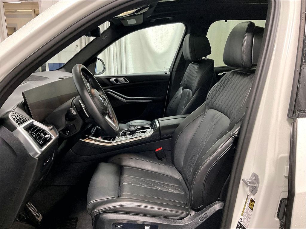 2025 BMW X5 — photo 10
