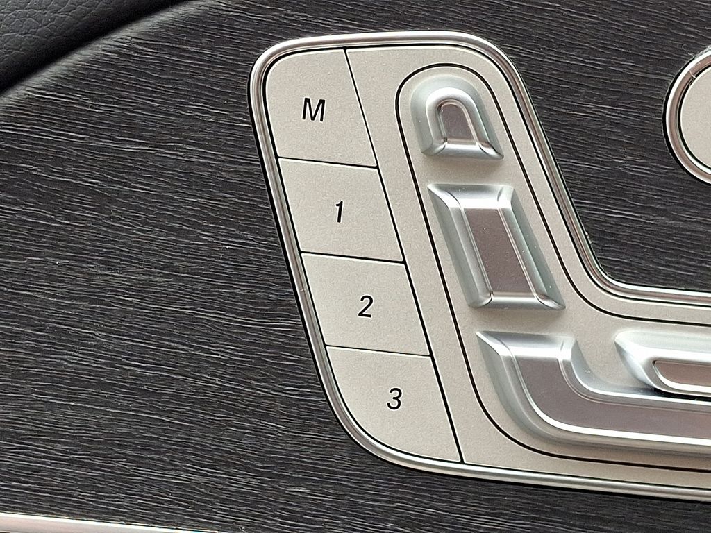Thumbnail: 2026 Mercedes-Benz GLE - 17