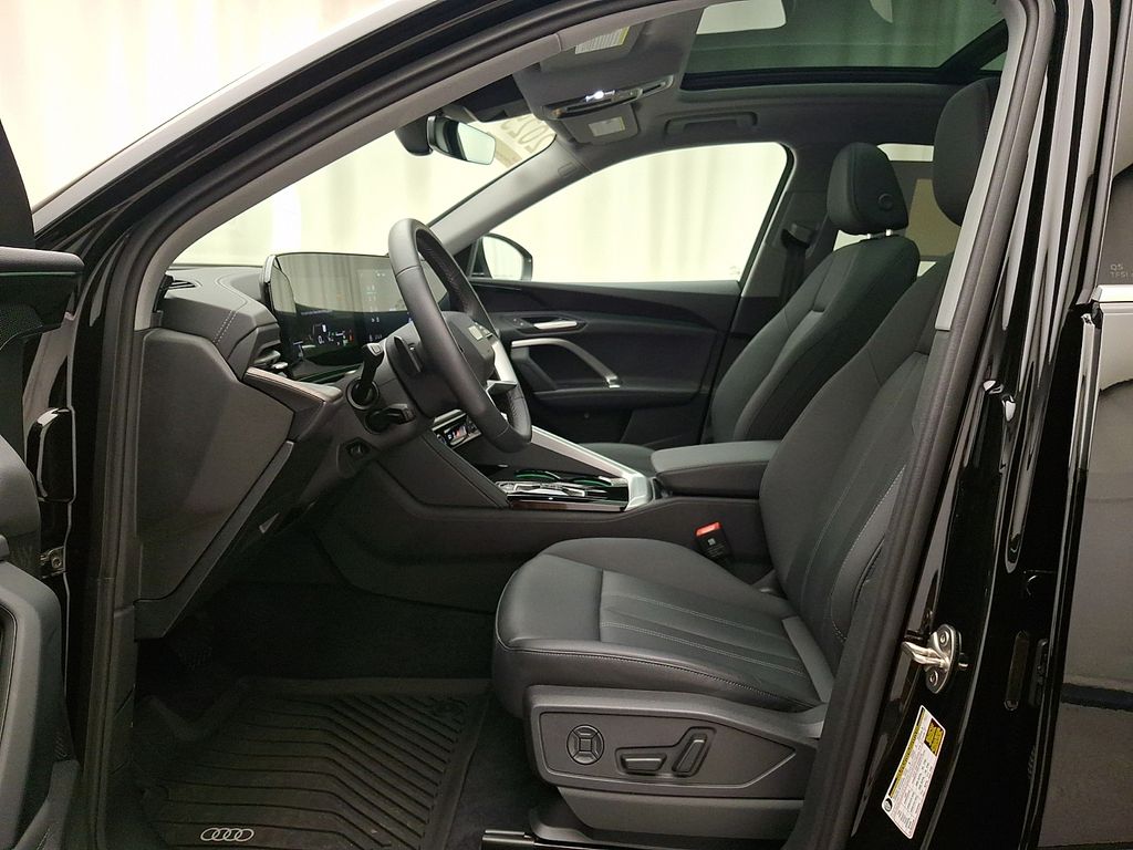 Thumbnail: 2025 Audi Q5 - 13