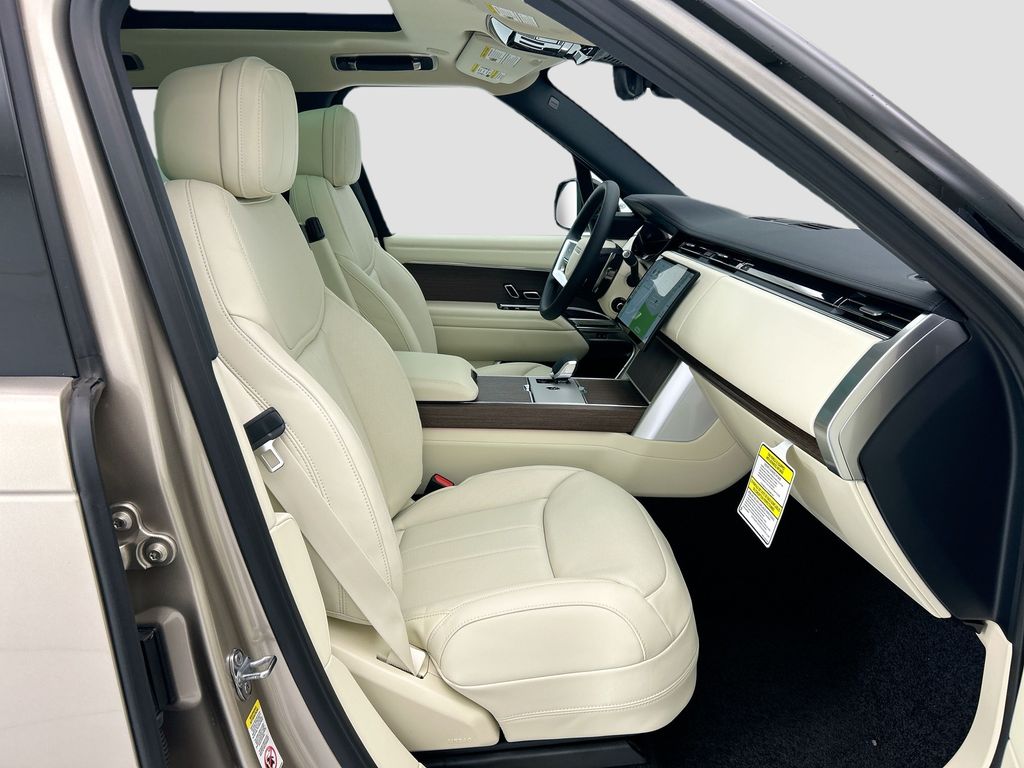 Thumbnail: 2026 Land Rover Range Rover - 19