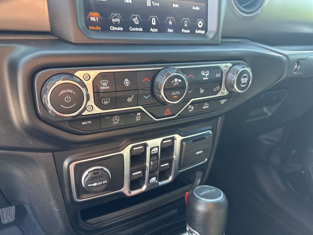 Used Car 2022 Jeep Gladiator  For Sale Under $30,000 In Austin, Texas