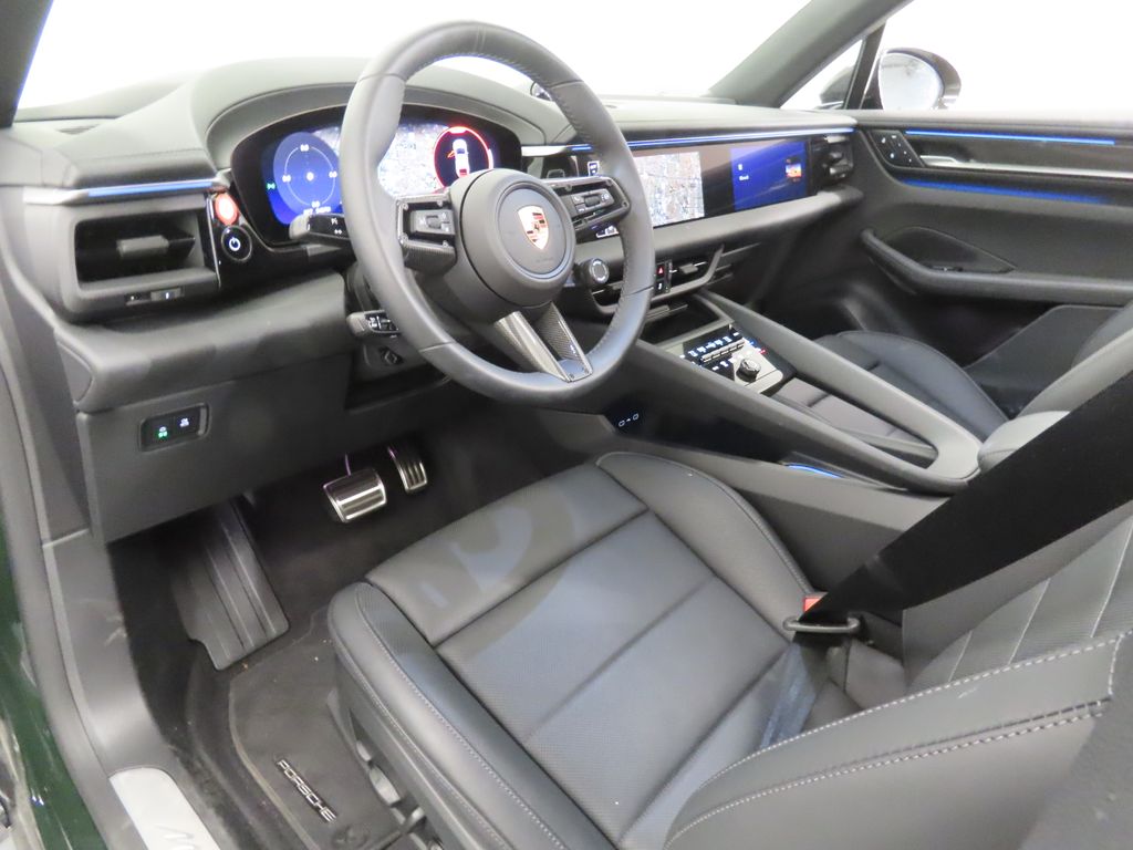 Thumbnail: 2025 Porsche Macan - 4