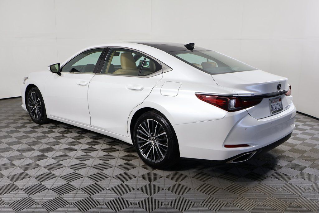 Thumbnail: 2022 Lexus ES - 5