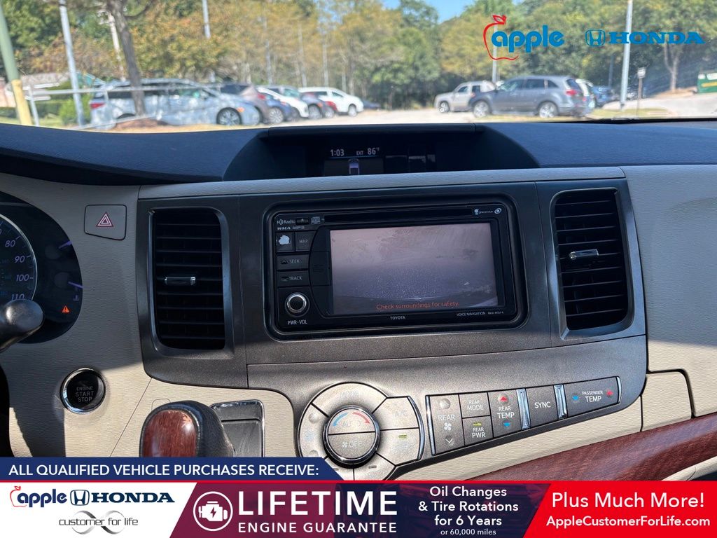 2014 Toyota Sienna XLE 7 Passenger