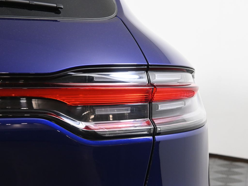 Thumbnail: 2026 Porsche Macan - 13