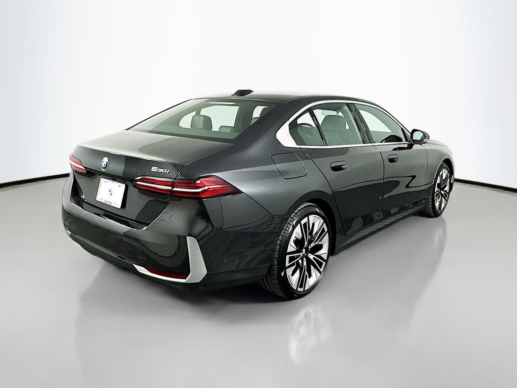 Thumbnail: 2024 BMW 5 Series - 5
