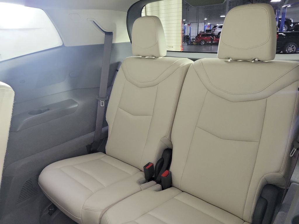 2023 Cadillac XT6 Premium Luxury - 11