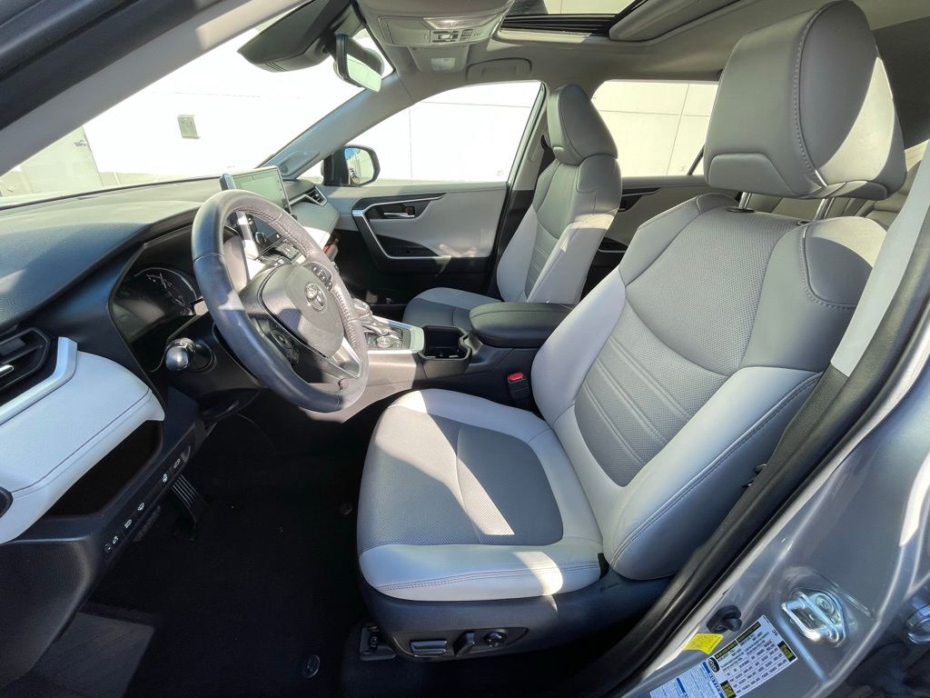Thumbnail: 2022 Toyota RAV4 - 27
