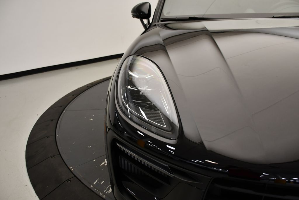 Thumbnail: 2026 Porsche Macan - 15