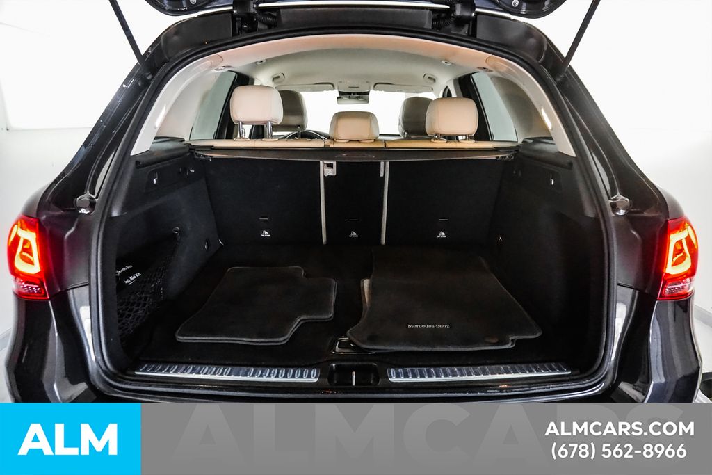Used 2022 Gray Mercedes-Benz GLC 300 image 21