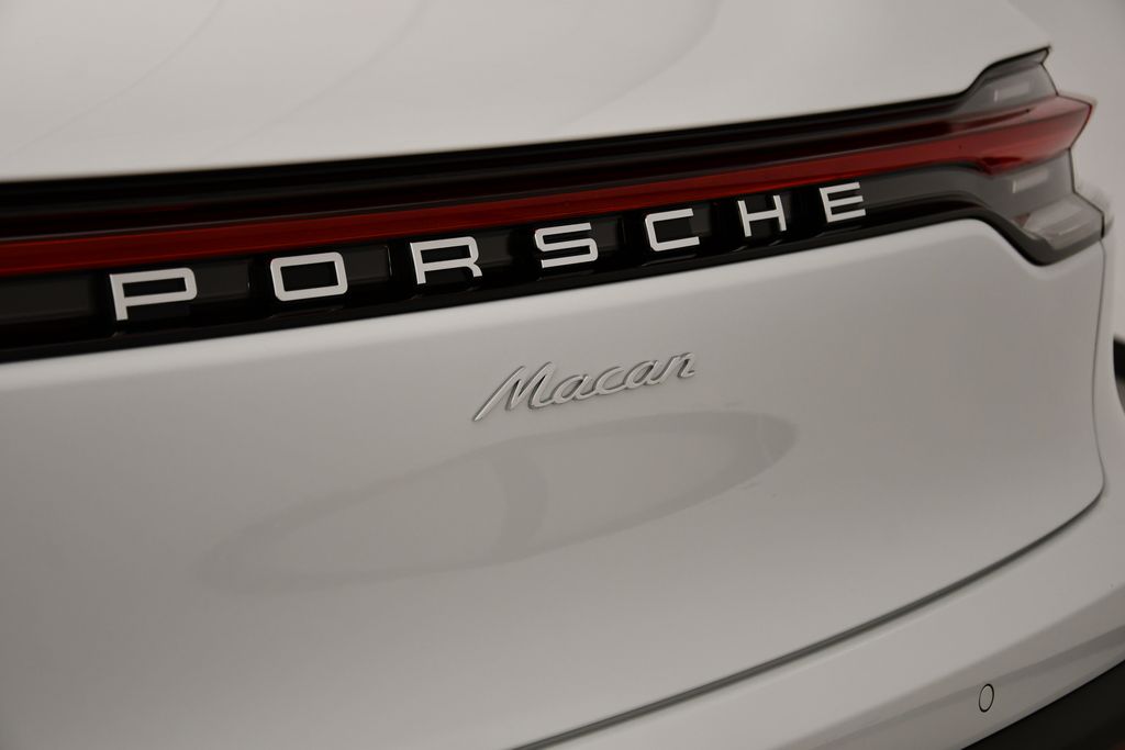 Thumbnail: 2025 Porsche Macan - 9