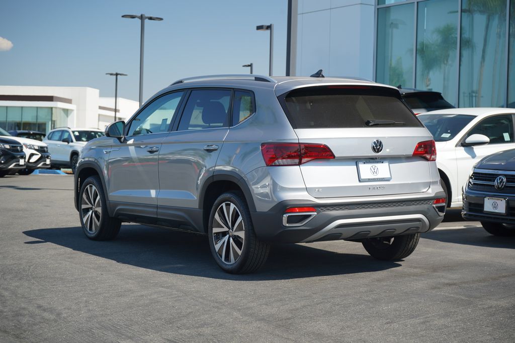 2024 Volkswagen Taos 1.5T SE 3