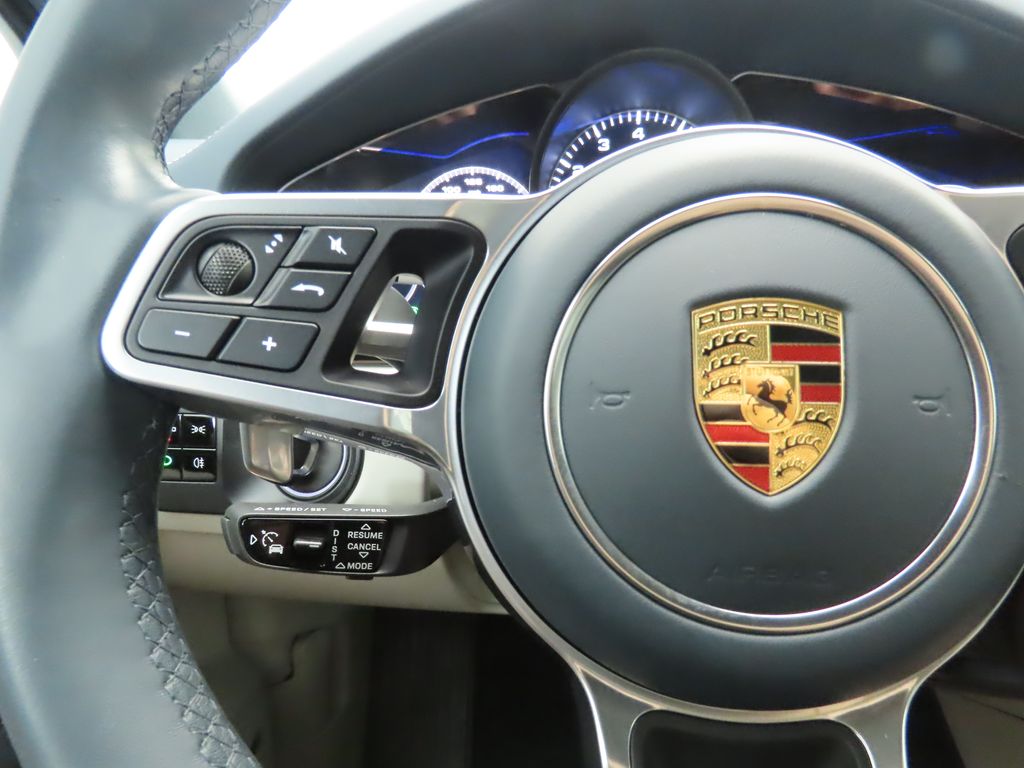 Thumbnail: 2020 Porsche Cayenne - 14