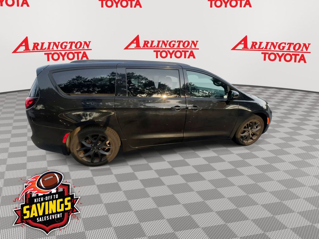 Used 2021 Chrysler Pacifica Van