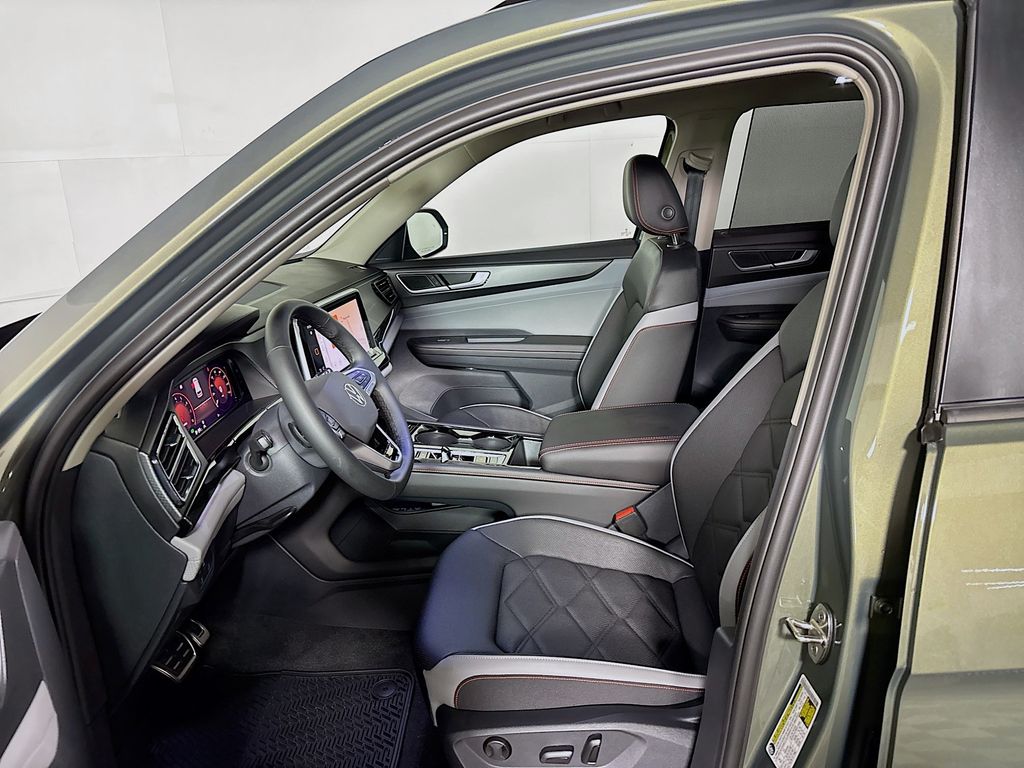 2025 Volkswagen Atlas 2.0T Peak Edition