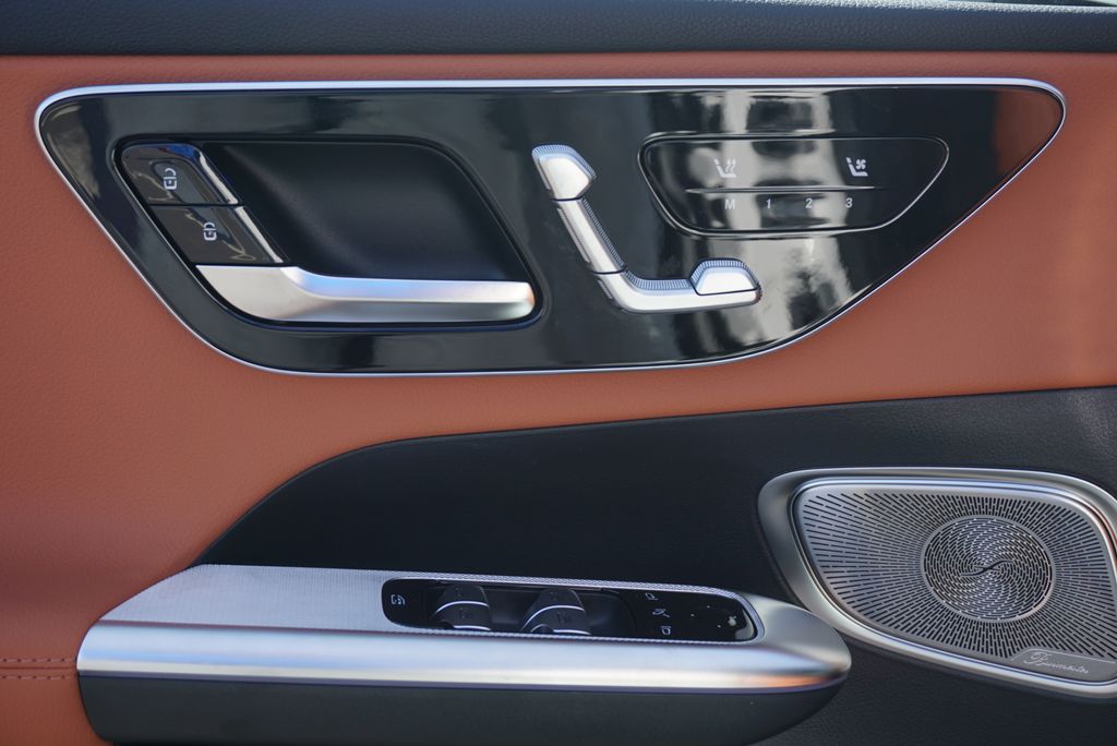 Thumbnail: 2026 Mercedes-Benz GLC - 23