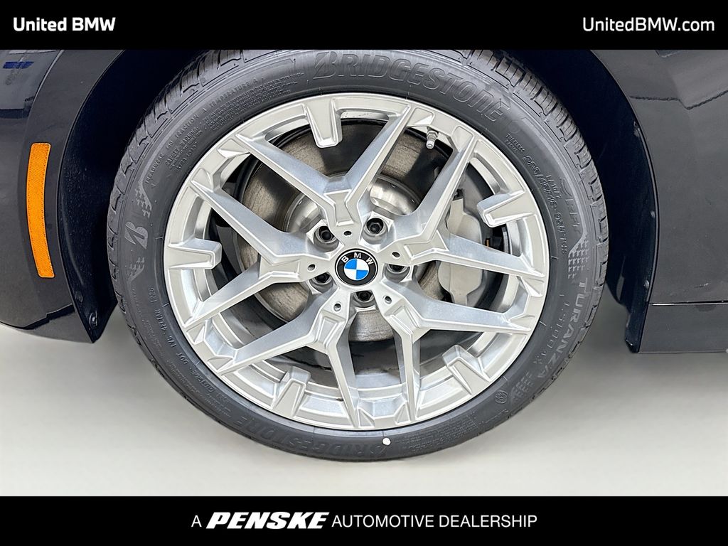 Thumbnail: 2026 BMW 3 Series - 2