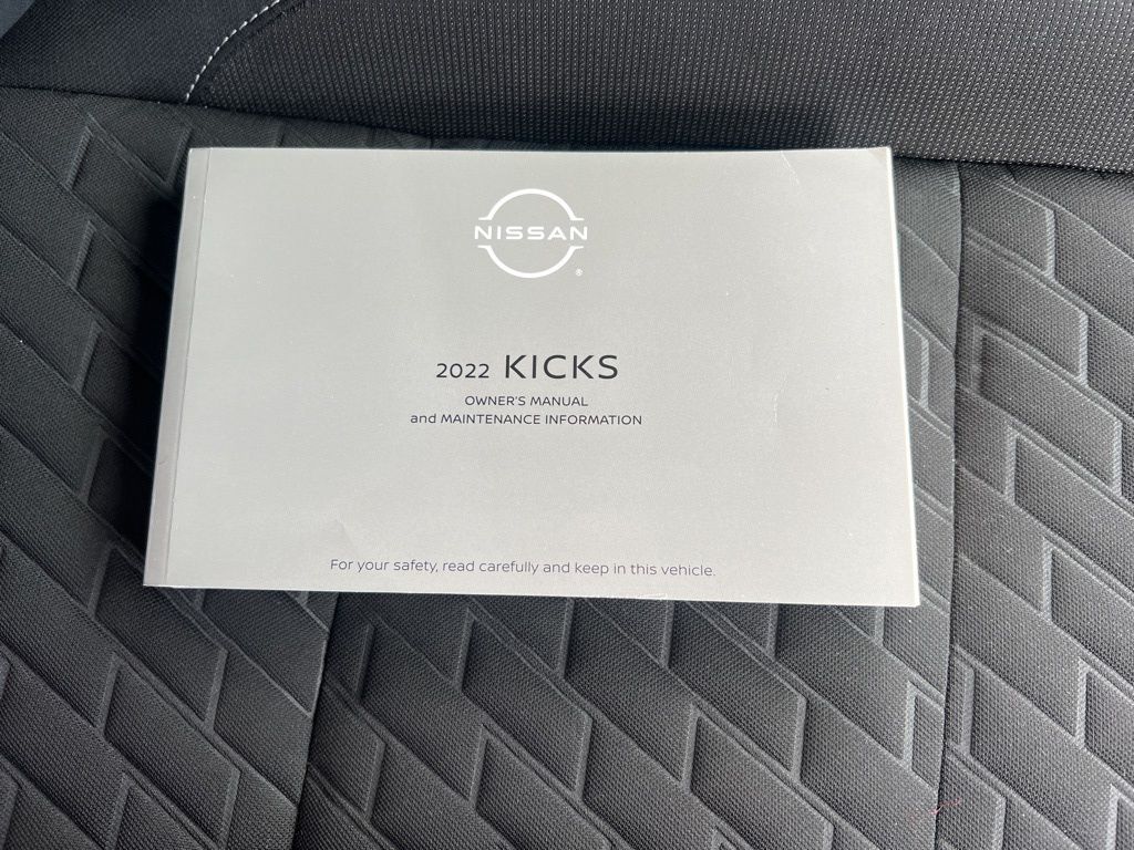 2022 Nissan Kicks SV photo