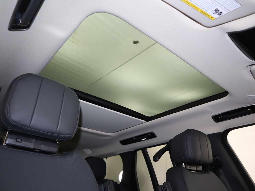 Thumbnail: 2025 Land Rover Range Rover - 19