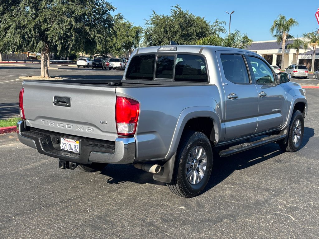 Thumbnail: 2016 Toyota Tacoma - 5