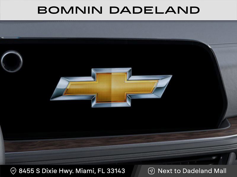 2025 Chevrolet Suburban LT photo
