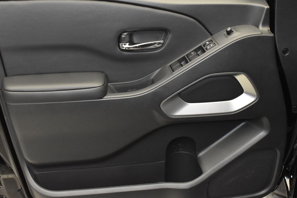 Thumbnail: 2025 Nissan Frontier - 10