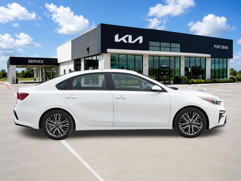 2021 Kia Forte LXS White at Community Toyota