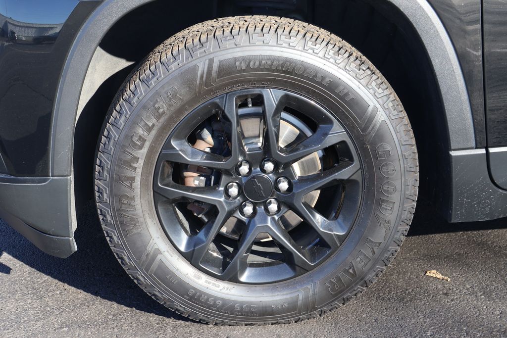 Thumbnail: 2021 Chevrolet Traverse - 11