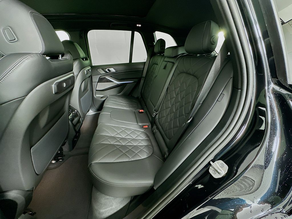 Thumbnail: 2026 BMW X5 - 17