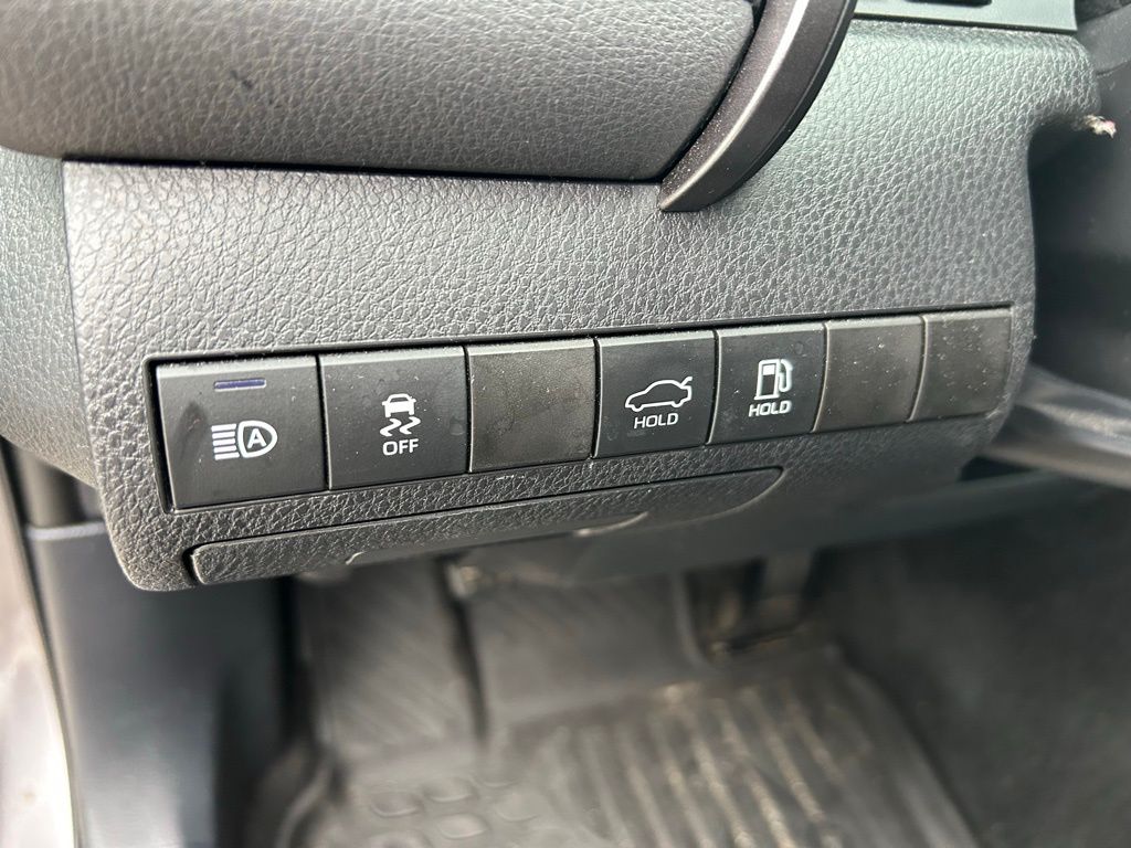 Thumbnail: 2023 Toyota Camry - 18