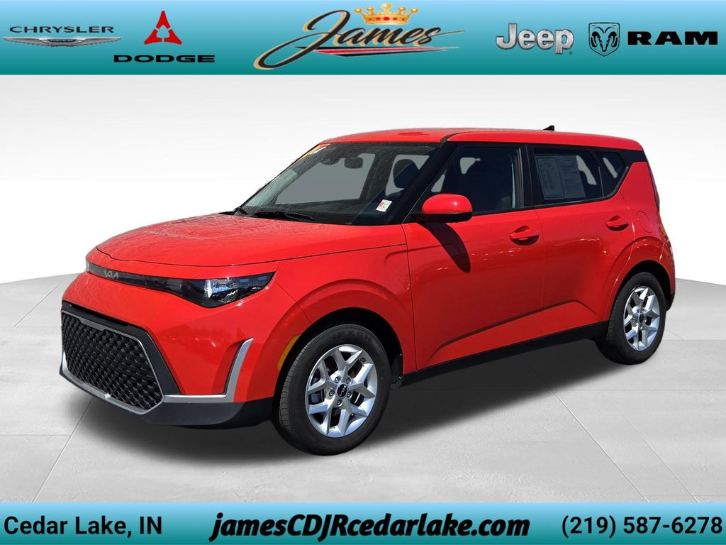 Inferno Red 2025 Kia Soul LX FWD SUV / Crossover Front-Wheel Drive Continuously Variable Transmission