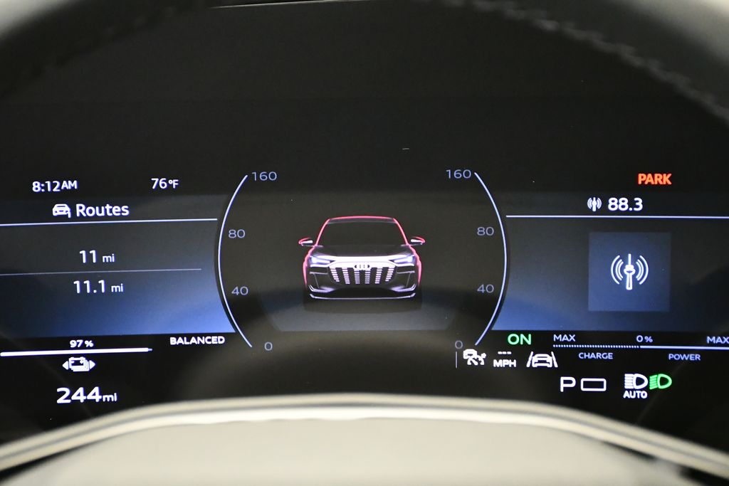 Thumbnail: 2025 Audi Q6 e-tron - 25