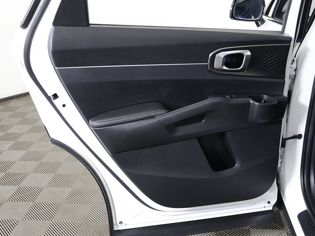 Used 2022 White Kia EX image 27