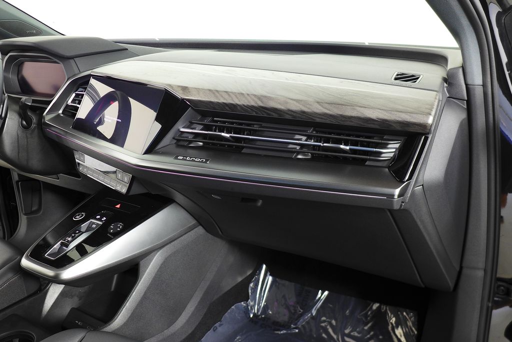 Thumbnail: 2023 Audi Q4 e-tron - 14