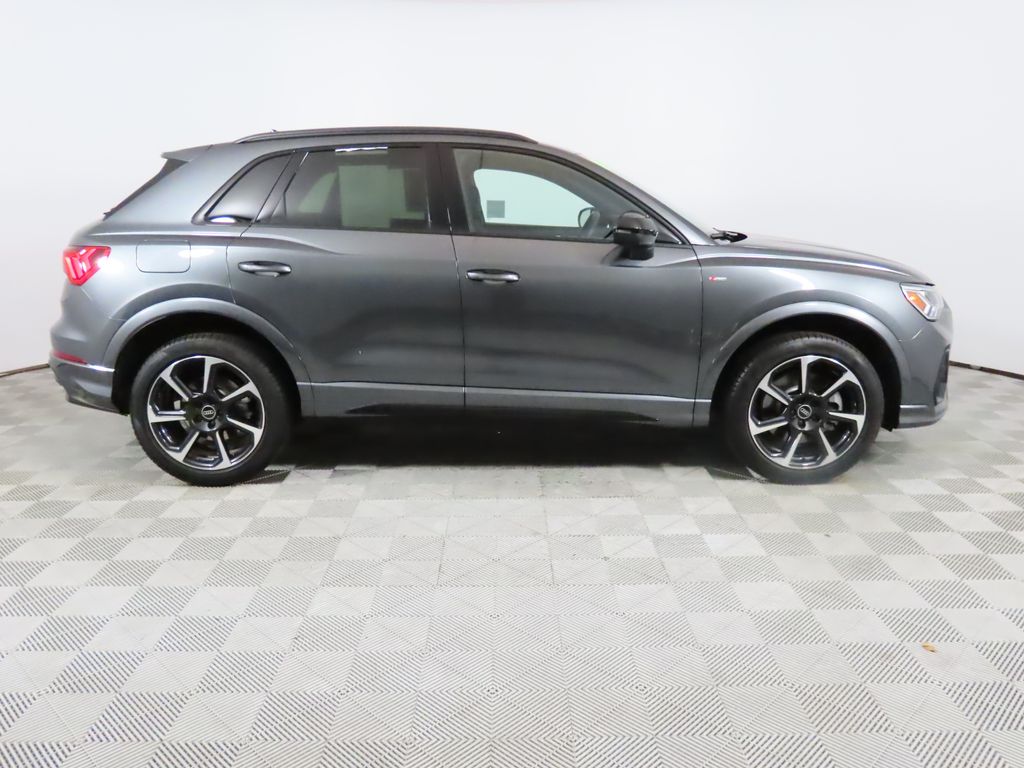Thumbnail: 2025 Audi Q3 - 6