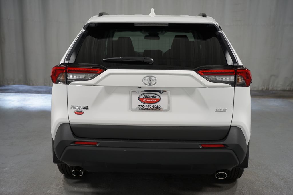2025 Toyota RAV4 XLE 7