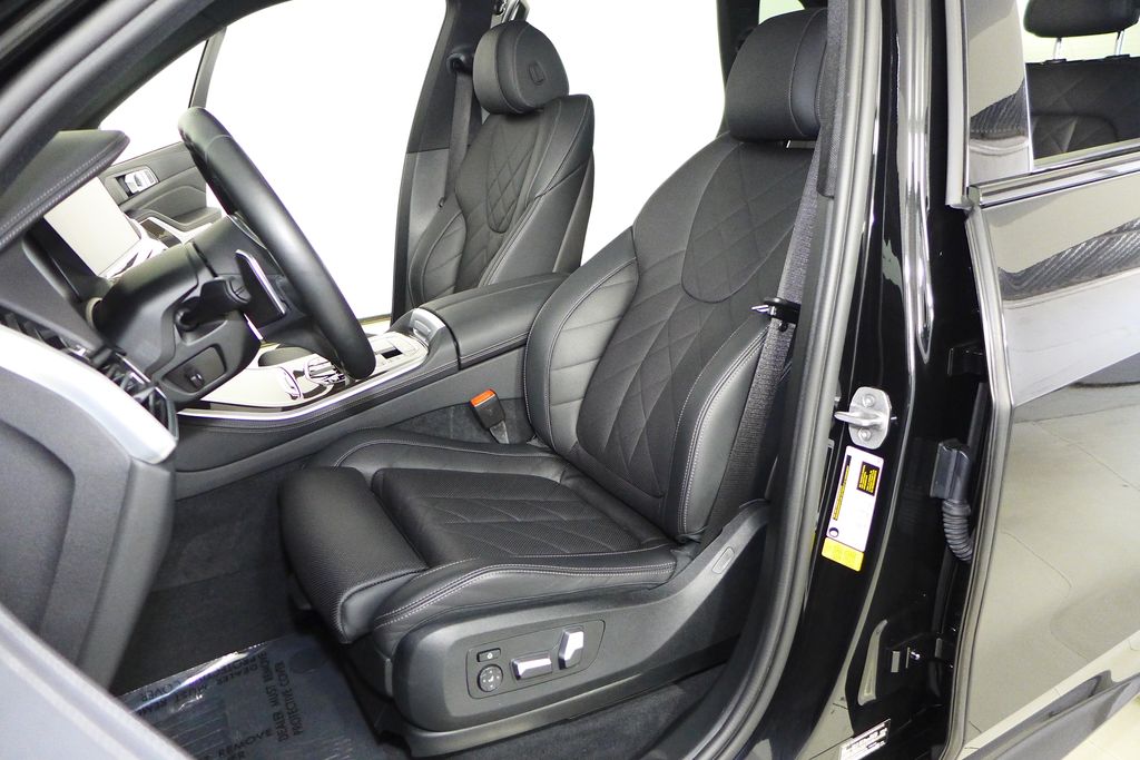 Thumbnail: 2023 BMW X5 - 21
