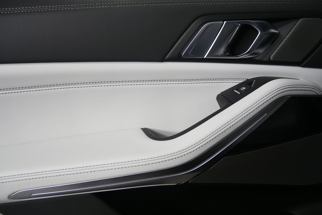 Thumbnail: 2026 BMW X5 - 14