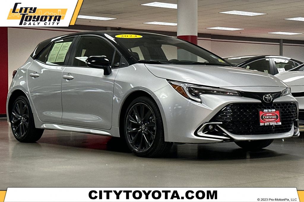 2024 Toyota Corolla Hatchback XSE FWD