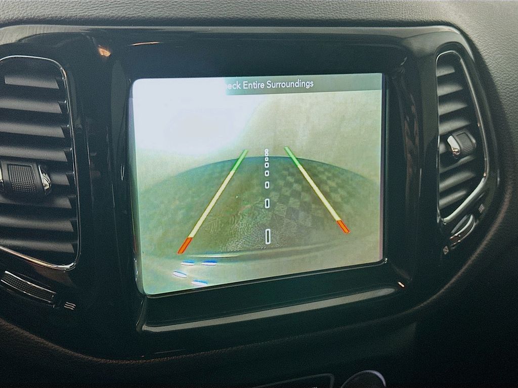 Used 2018 Gray Jeep Limited image 20