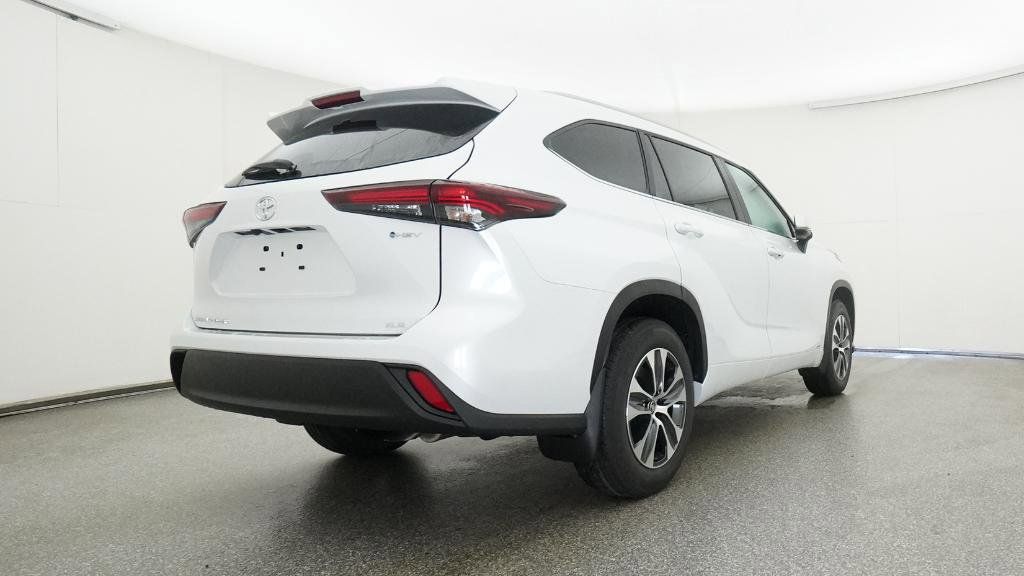 Thumbnail: 2025 Toyota Highlander - 7